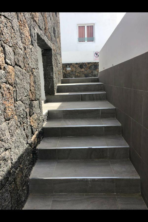Апартаменты Luxury Gracioseros Puerto Del Carmen 1 Тиас Экстерьер фото